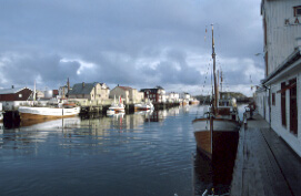 Fishermen's port in Henningsvaer